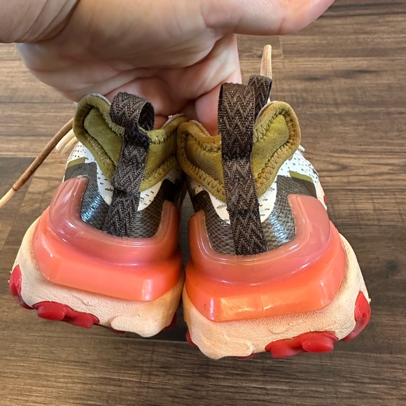 Nike Women’s Pink React Vision Air Max Sneakers - Picture 7 of 8